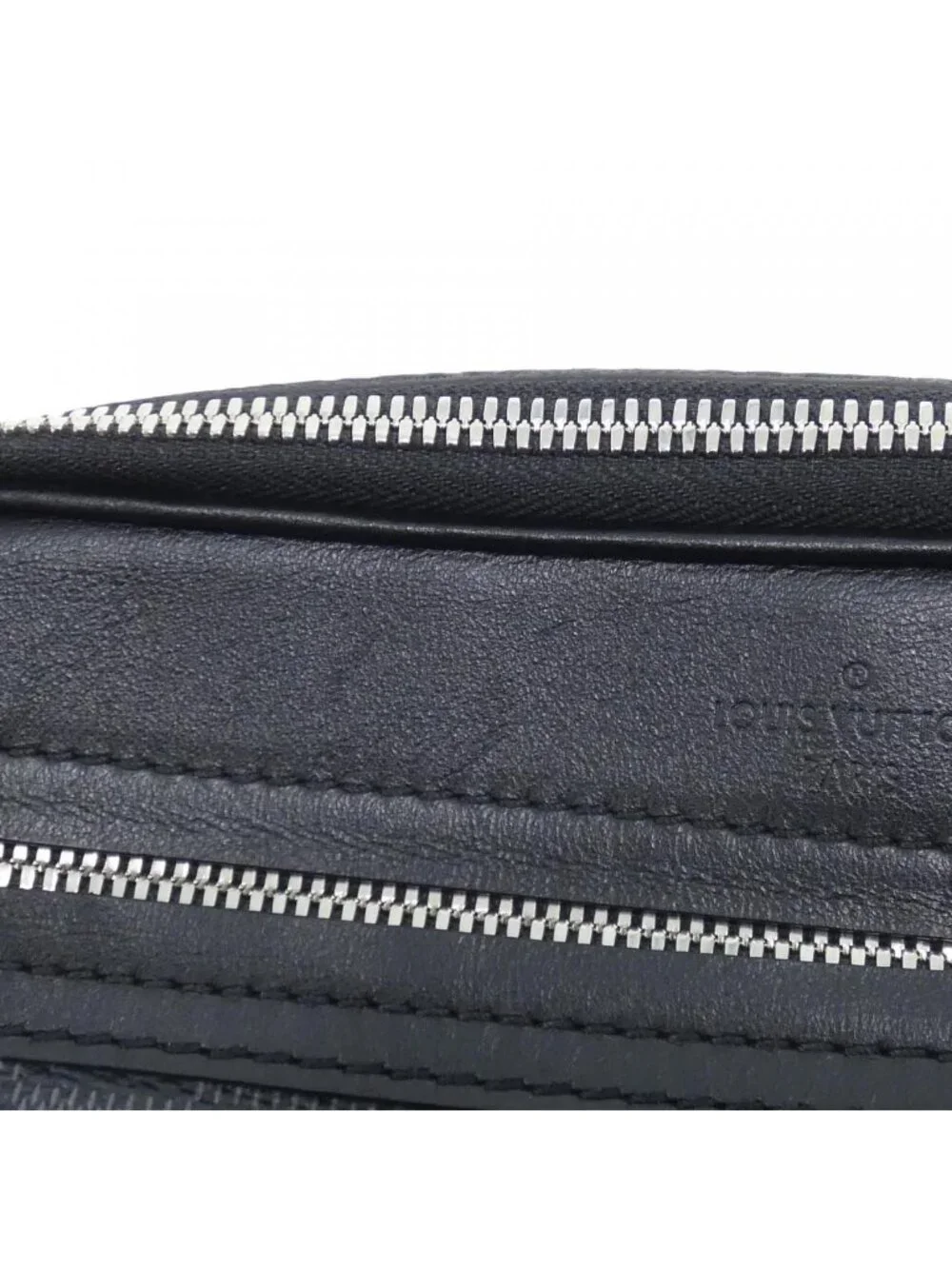 Louis Vuitton Damier Graphite Scott Messenger Shoulder
